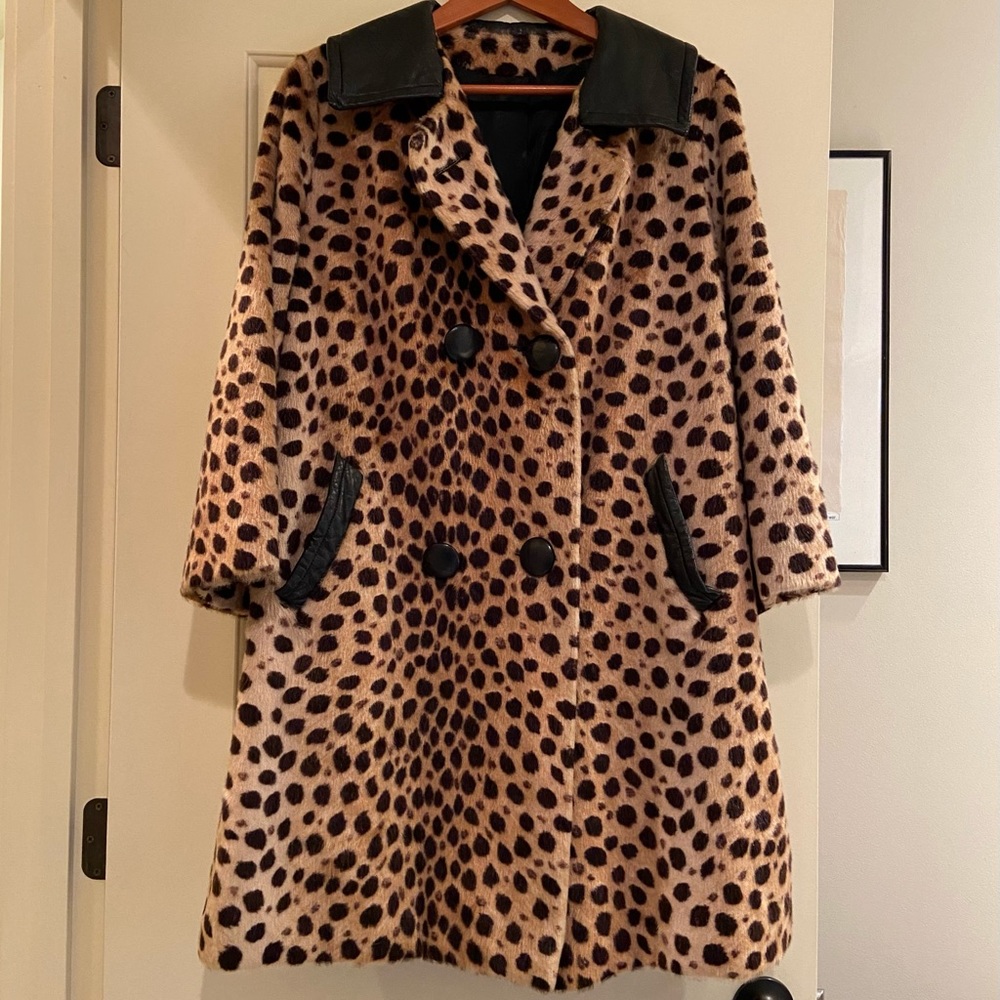 Vintage 60’s CHITA by Fairmoor cheetah leopard print faux fur coat